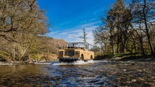 Three Hour Land Rover Driving Experience for Two at Vintage Land Rovers Tours