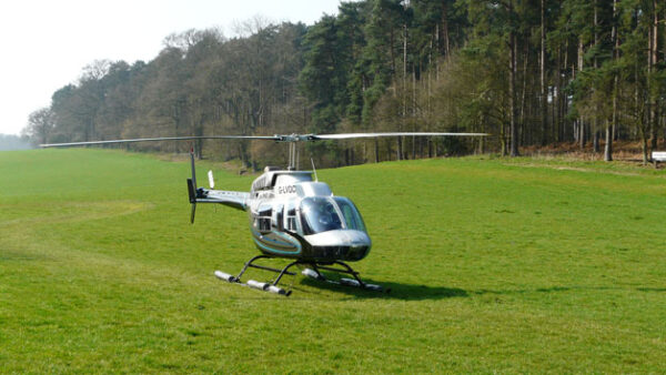 Shop Our Exclusive 30-Minute Themed Sightseeing Helicopter Experience for an Individual - Image 4