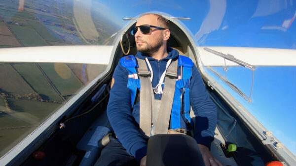 Shop the Northamptonshire Gliding Flight Experience - Image 2