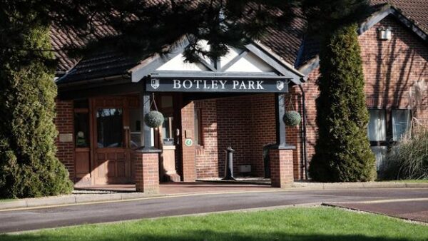 Shop the "Afternoon Escape Spa Day Experience" for Two at Macdonald Botley Park Hotel - Available Weekdays - Image 6
