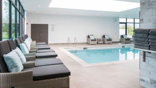 Shop the "Renew Spa Day" Experience: Enjoy a 25-Minute Treatment and Lunch at Glass House Retreat for Two - Available Weekdays - Image 5