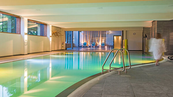 Shop the Evening Spa Experience with Complimentary Glass of Fizz for Two at Lifehouse Spa and Hotel - Image 3