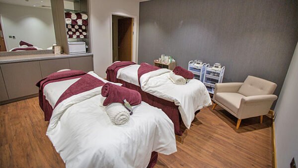 Shop the Exquisite Spa Day Experience for Two with a 25-Minute Pampering Session at Chawton Park Spa - Image 3