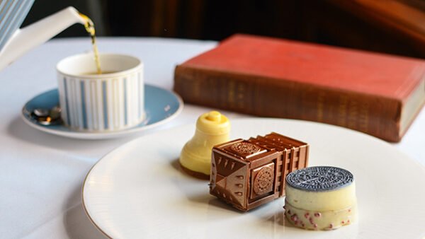Shop the Bottomless Sparkling Wine Afternoon Tea Experience at the London Marriott Hotel County Hall for Two - Image 5