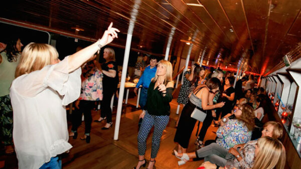 Shop the Exclusive Gin Cruise Experience for Two at Steel River Drinks - Image 4