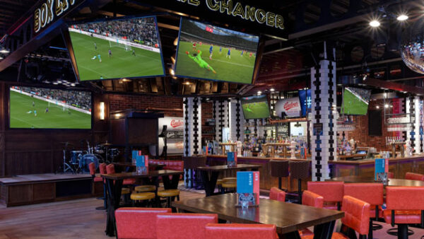 Shop the Exclusive Manchester United Old Trafford Stadium Tour Experience, Including Shuffleboard, Gourmet Pizza, and Drinks at BOX for Two - Image 8