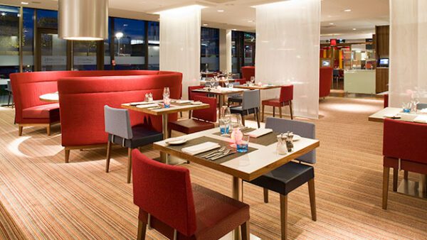 Shop the Exclusive Dining Experience for Two: Three-Course Meal with Wine at Novotel London Paddington - Image 3