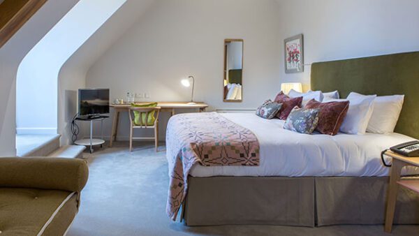 Shop the Exclusive Overnight Stay and Dinner Package for Two at New Park Manor - Image 3