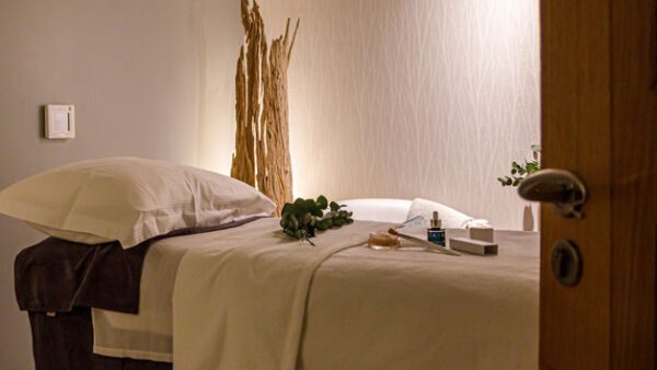 Shop the Luxurious One-Night Spa Retreat for Two with a 40-Minute Pampering Session and Gourmet Dinner at Alexander House and Utopia Spa - Image 9