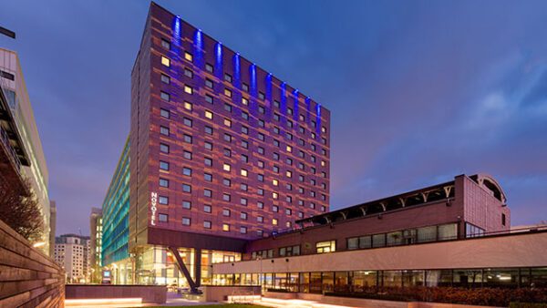 Shop the Overnight Getaway for Couples: Includes Breakfast and Sparkling Wine at Novotel London Paddington - Image 2