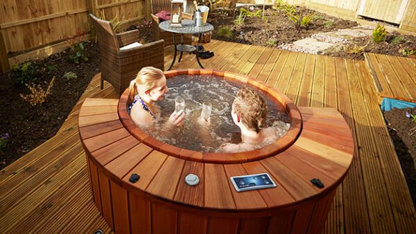 Shop the Exclusive Midweek Sparkling Hot Tub Spa Break with Dinner for Two at the Three Horseshoes Country Hotel & Spa - Image 2
