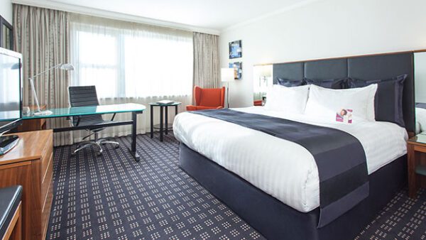 Shop Our Luxurious Two-Night Getaway Package with Gourmet Dinner for Two - Image 10
