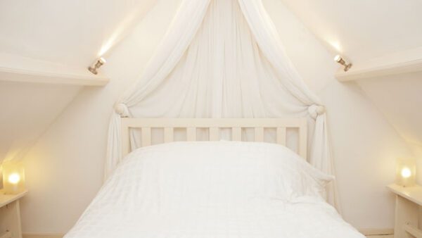 Shop the Enchanting Overnight Castle Stay for Two at the Welsh Gatehouse - Image 4
