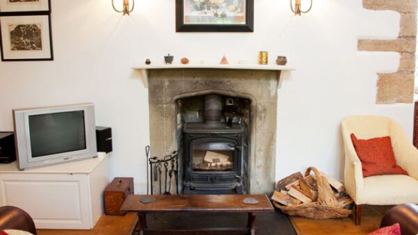 Shop the Enchanting Overnight Castle Stay for Two at the Welsh Gatehouse - Image 6