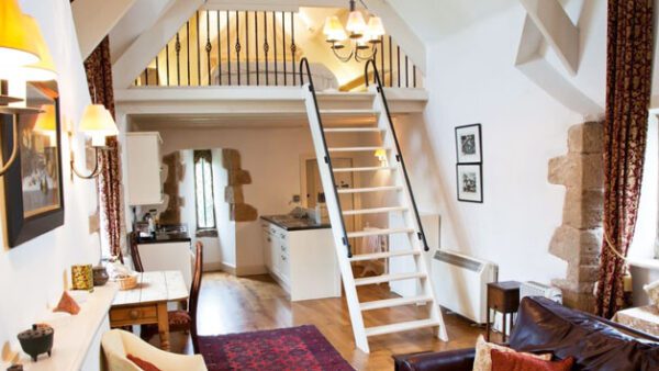 Shop the Enchanting Overnight Castle Stay for Two at the Welsh Gatehouse - Image 7
