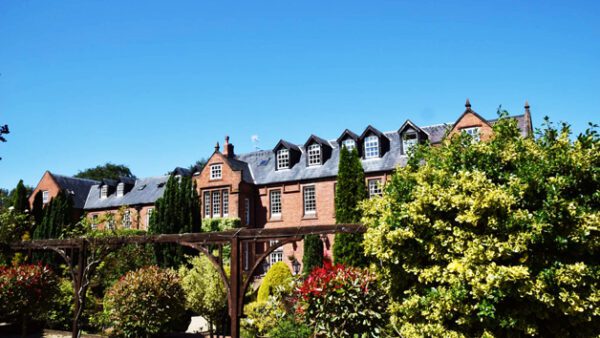 Shop the Unforgettable Overnight Getaway Experience for Couples - Image 6