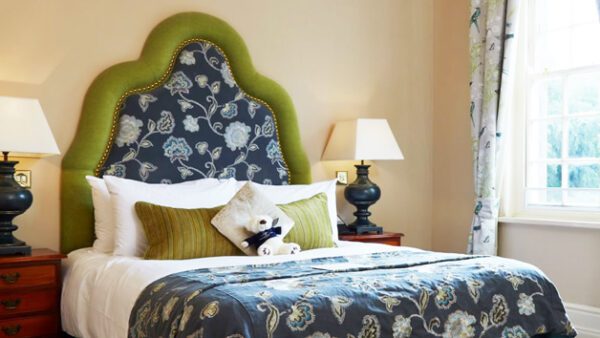 Shop the Unforgettable Overnight Getaway Experience for Couples - Image 7