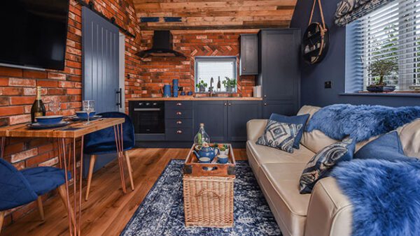 Shop the Exclusive Two-Night Getaway for Two at The Saddle Inn, Including Prosecco and Breakfast - Image 2