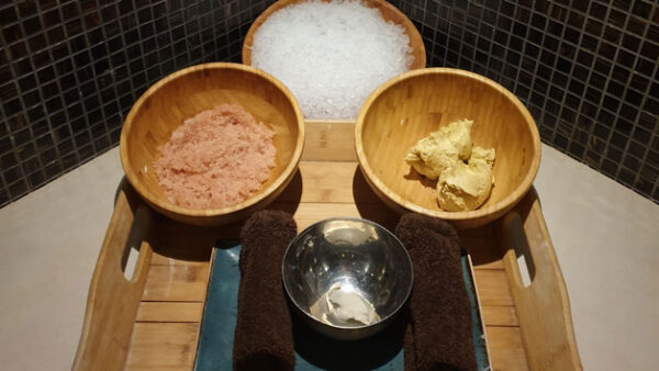 Shop the Exclusive 45-Minute Seasonal Mud Treatment Package for Two at Gomersal Park Hotel & Spa - Image 2