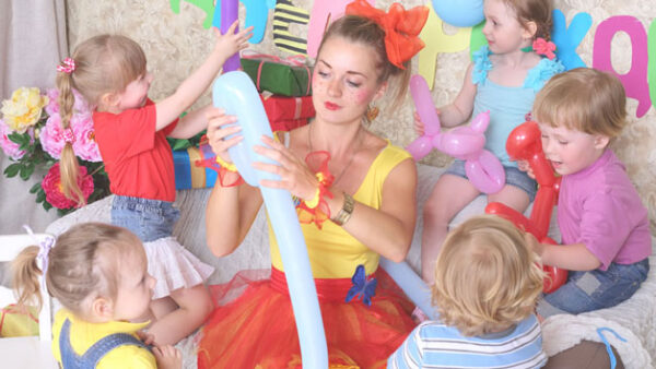 Shop for an Accredited Online Diploma Course in Children's Entertainment