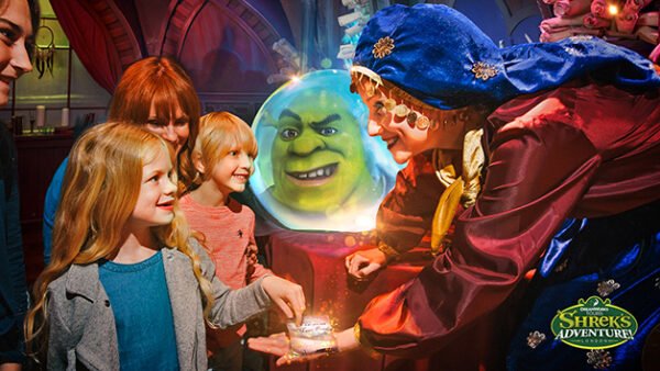 Shop DreamWorks Tours: Exclusive Shrek’s Adventure! London Experience with Complimentary Dining for Two at Honest Burgers - Image 4