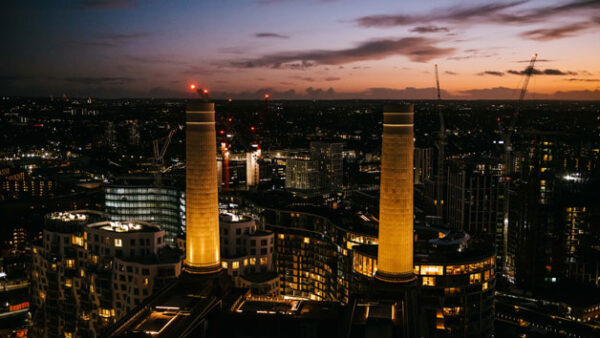 Shop Entry for Two Adults and One Child to the Lift 109 Experience at Battersea Power Station - Off-Peak Access - Image 2