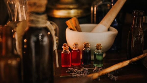 Shop the Enchanting Interactive Cocktail Class Experience for Couples - Image 7