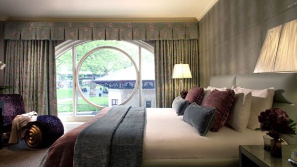 Shop the Exclusive Silver Theatre Ticket Package with Luxury Hotel Getaway in London for Two - Image 7