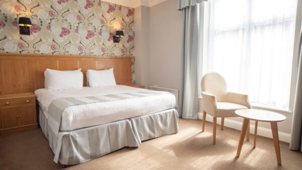 Shop the Ultimate Spa Retreat for Two: Indulge in Treatments, Lunch, and Dinner at Whittlebury Park - Image 5