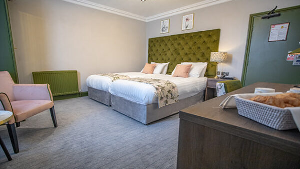 Shop Our Exclusive Package: Two-Night Stay with Dinner for Two at the Prestigious Hotel Collingwood - Image 3