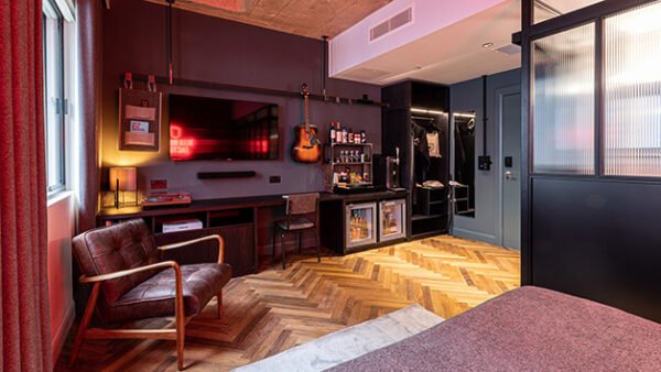 Shop the Exclusive Two-Night Stay Package with Complimentary Breakfast at DogHouse Manchester Hotel for Couples - Image 4