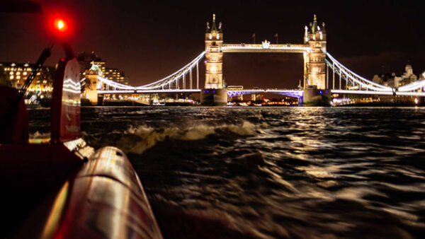 Shop the Thames Rockets: An Evening Powerboating Experience with Seasonal Drinks for Two in London