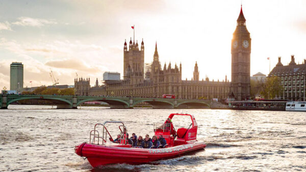 Shop the Thames Rockets: An Evening Powerboating Experience with Seasonal Drinks for Two in London - Image 2