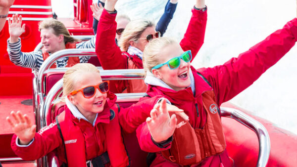 Shop Exhilarating Thames Rocket Powerboating Experience for Families in London - Image 4