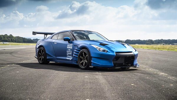Shop for the Ultimate Supercar Driving Experience – Available All Week - Image 6