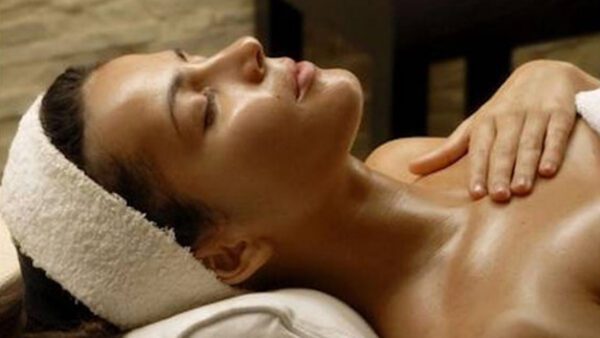 Shop the Exclusive Spa Day Experience: 110-Minute Treatment plus Afternoon Tea at Potters Resorts Five Lakes - Weekend Package for One - Image 2