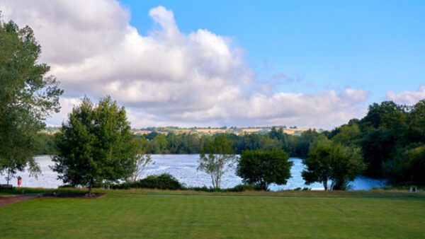 Shop the Luxurious Spa Day Experience for Two with a 25-Minute Treatment and Gourmet Two-Course Lunch at Crowne Plaza Marlow - Image 6