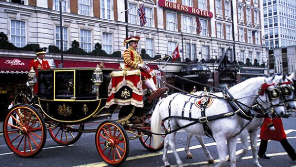 Shop the Exclusive Royal Cocktails and Sharing Platter Experience for Two at The Rubens at the Palace - Image 8