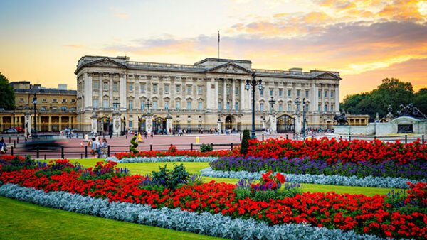 Shop the Exclusive One Night Deluxe Getaway Experience in London - Image 4