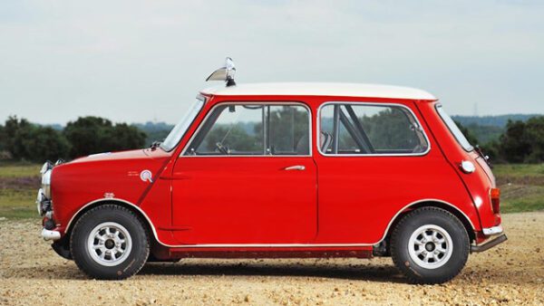 Shop the Italian Job Mini Cooper S Exclusive Three-Mile Driving Experience for One - Image 3