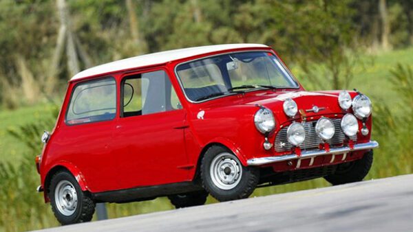 Shop the Italian Job Mini Cooper S Exclusive Three-Mile Driving Experience for One - Image 2