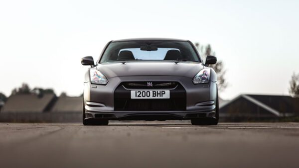 Shop the Exhilarating 1200BHP Nissan GTR Driving Experience: 12-Lap Thrill for One - Image 7