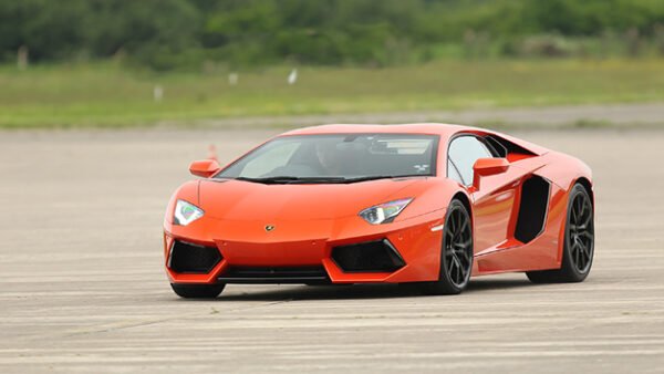 Shop the Premier Track Day Adventure for an Individual at Dunsfold Park - Image 2