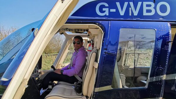 Shop for an Exclusive 30-Minute Private Helicopter Tour for Four Over London, Accompanied by a Magnum of Champagne - Image 5