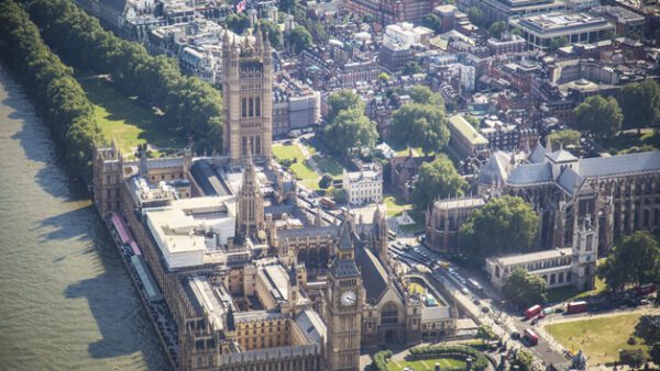 Shop for an Exclusive 30-Minute Private Helicopter Tour for Four Over London, Accompanied by a Magnum of Champagne - Image 2