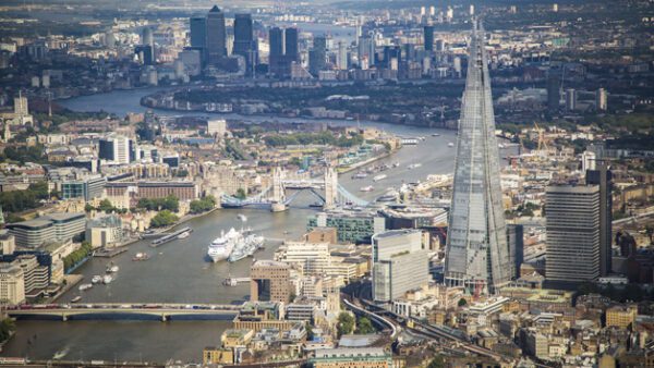 Shop for an Exclusive 30-Minute Private Helicopter Tour for Four Over London, Accompanied by a Magnum of Champagne - Image 6