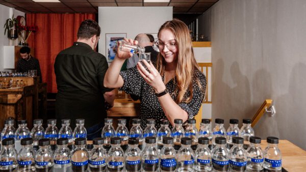 Shop the Exclusive Gin Creation and Tasting Experience at Liquor Studio for Individuals - Image 3
