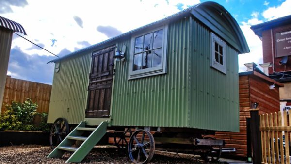 Shop the Exclusive Two-Night Shepherd's Hut Experience at The Stonehenge Inn for Couples - Image 5