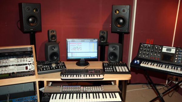 Shop the Exclusive Three-Hour, One-on-One Studio Engineering and Production Course at Midi Madness - Image 12