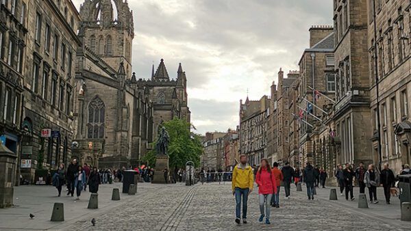 Shop Premium Edinburgh Overnight Stay Experience - Image 6